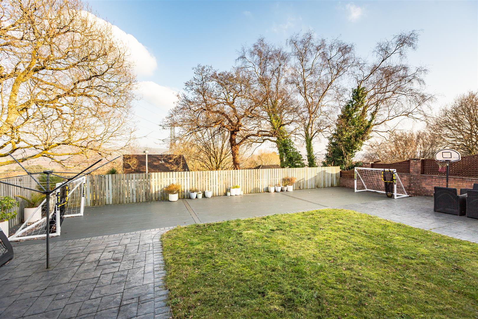 Heol Treffynnon, Parc Gwernfadog, Swansea, SA6 6SE